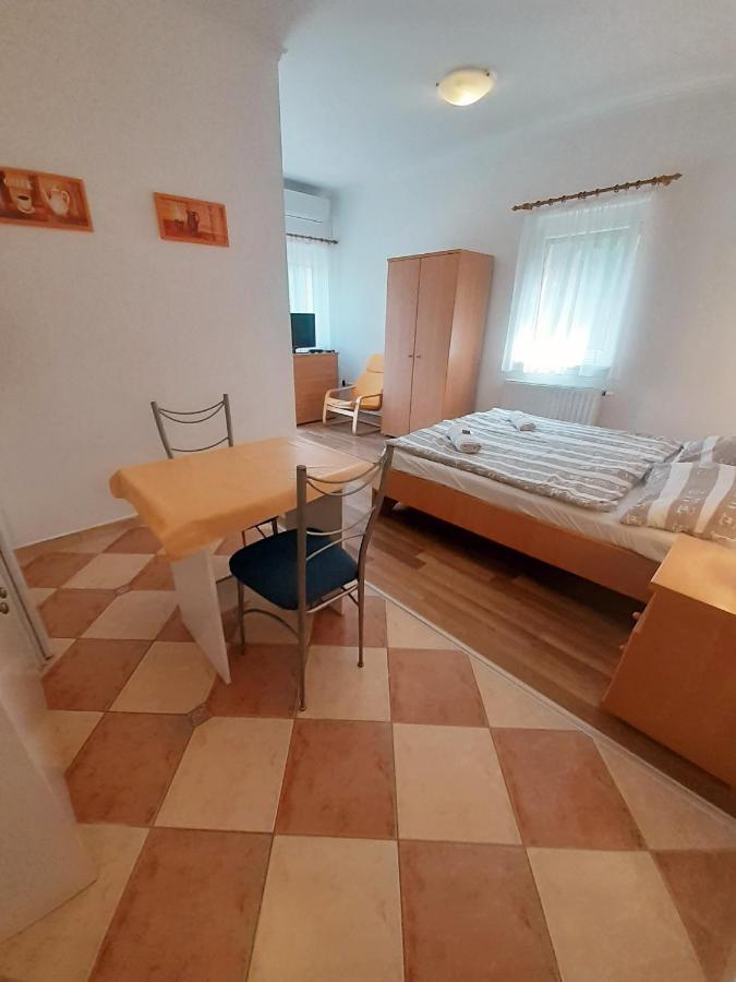 Petra Apartmanhaz Kehidakustány Exterior foto