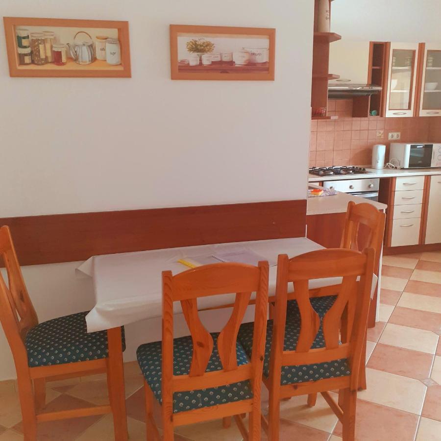 Petra Apartmanhaz Kehidakustány Exterior foto